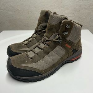 Men’s Teva hiking boots size 13
